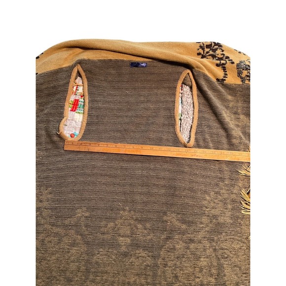 Vintage Acrylic Vest/shaw‎ Tan/Blue Fringe Small-Medium - Picture 3 of 5